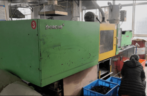 1-Injection-Molding-Machine