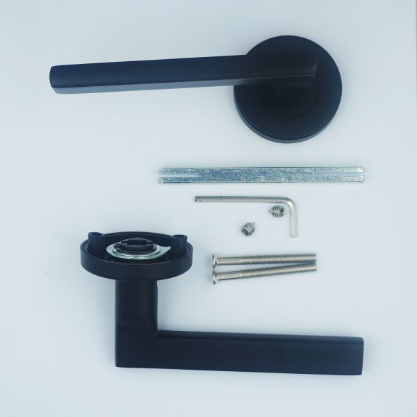 A56 Aluminium handle zinc rosette,
Black，
2 B2B screw holes M5,
Hole distance 38mm,
right handle open