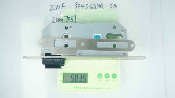 ZWF 9045 UPPER LATCH+ DEADBOLT Cylinder hole Magnet Lock body，
SATIN STAINLESS STEEL PLATE，
Magnet Latch + Iron Deadbolt - Image 3