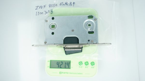 ZWF 9050 MIDDLE LATCH Bathroom Magnet Lock body,
SATIN STAINLESS STEEL PLATE + SATIN NICKEL STRIKER - Image 3